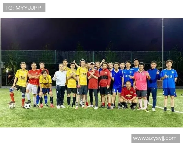 足球明星与路人偶遇的搞笑瞬间引发热议视频分享