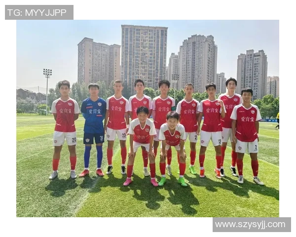 足球明星齐聚一堂共庆盛典精彩瞬间尽在此图中展现无遗